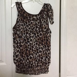 Cute leopard print blouse!