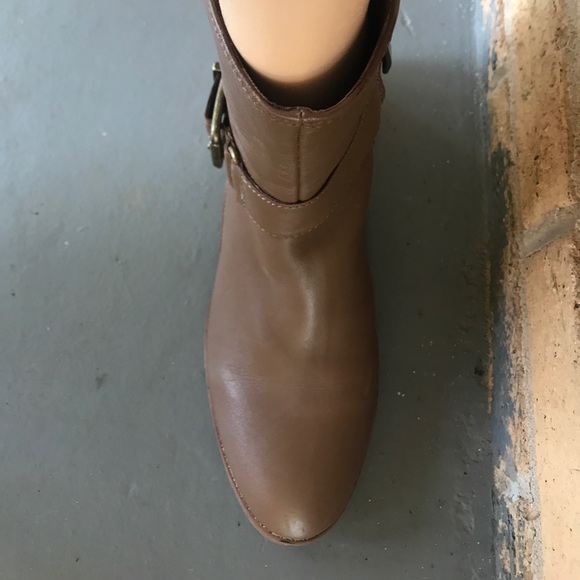 Vince Camuto Ankle Boots - Picture 3 of 4