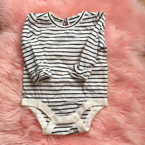 2️⃣🆕Baby Gap Bodysuits - Picture 3 of 4