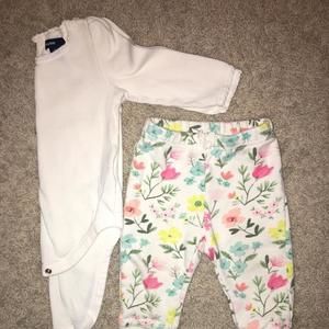 Baby Gap Ivory Onesie Shirt