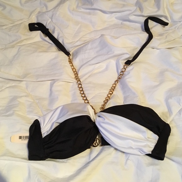 NWT VOCTORIAS SECRET SWIM TOP