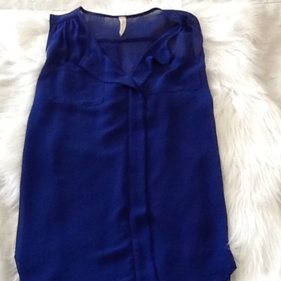 Blue dress shirt