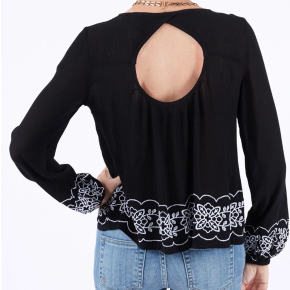 FLORAL EMBROIDERED TOP - Picture 2 of 4