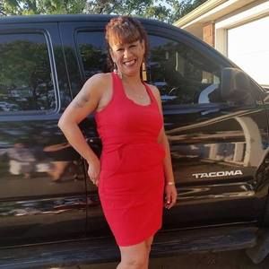 Meet your Posher, Claudia