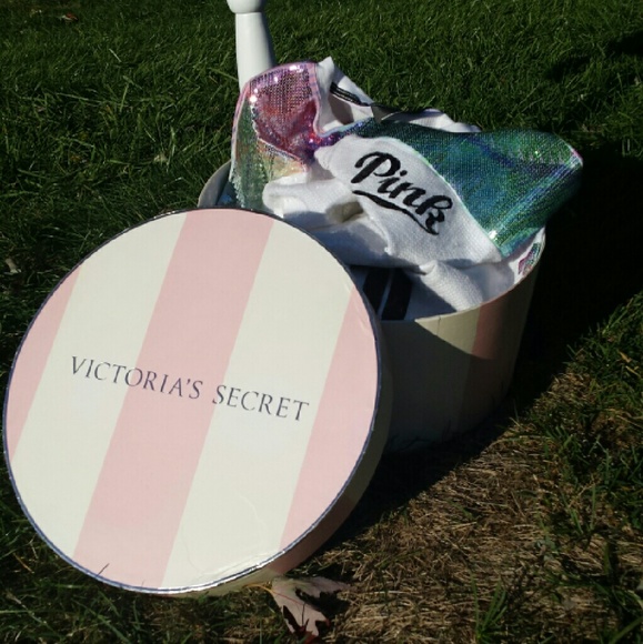 Victoria secret lingerie storage box - Picture 2 of 3