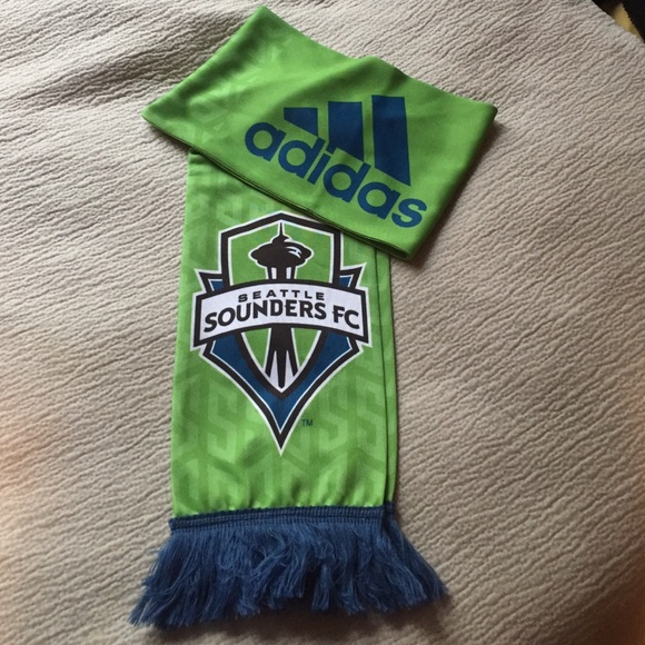 Brand new Seattle Sounders 2016 fan scarf