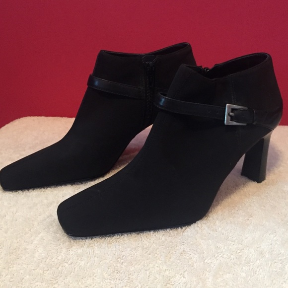 Bandolino Black Ankle Boots