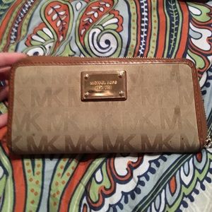 AUTHENTIC Michael Kors wallet