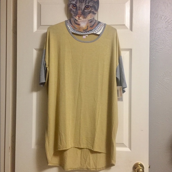 NWT Medium Lularoe Irma LLR