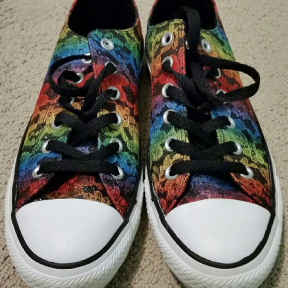 Size 7 converse