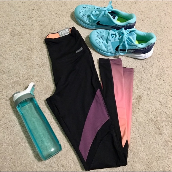 NWT VS PINK Ultimate High-Waisted Legging - Picture 3 of 4