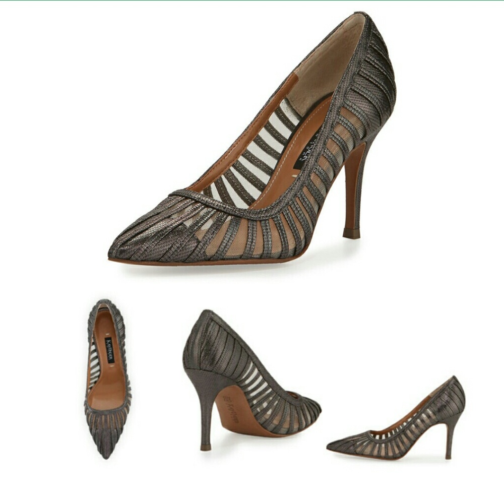 KAY UNGER "PREENA" LEATHER STRIPED BLACK PUMPS - Picture 1 of 4