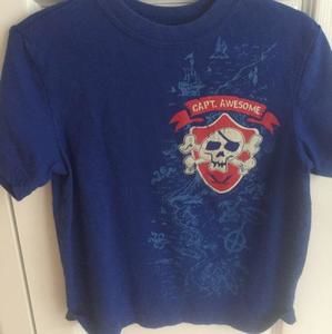 Captain adorable t shirt