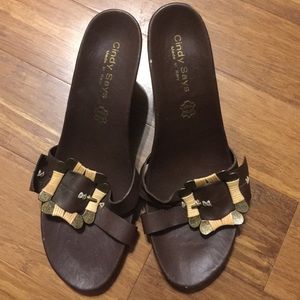 Cindy Says Brown Wedge Size 10