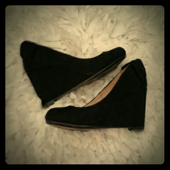 Black Report Wedges