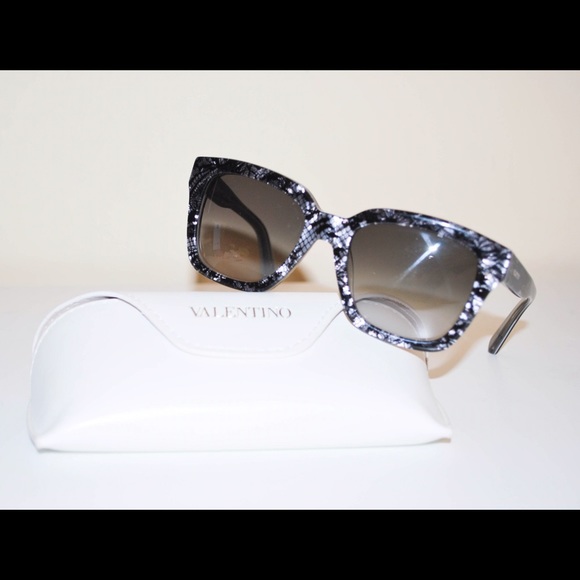 NEW VALENTINO BLACK GRAY ITALY V667S Silver Pearl