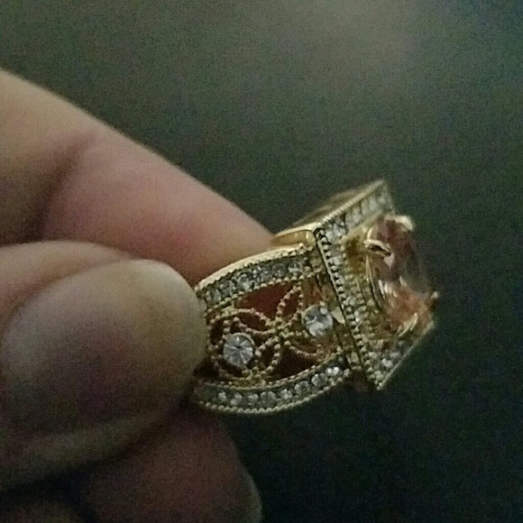 Size 10 Ladies Ring - Picture 2 of 3