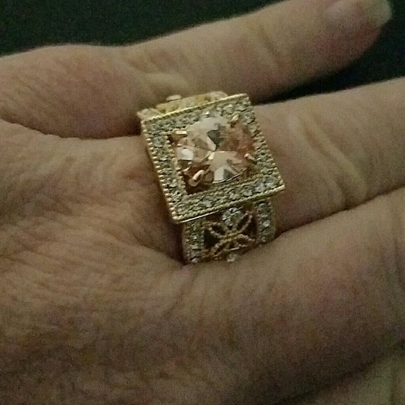 Size 10 Ladies Ring - Picture 3 of 3