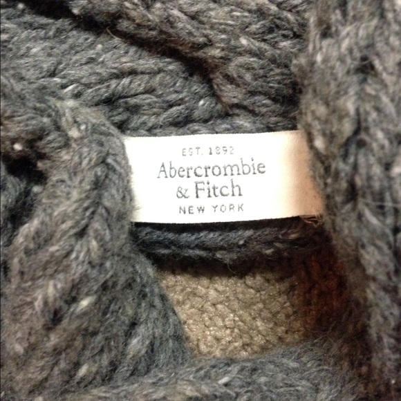 Wraparound Knit Neck Scarf - Picture 3 of 4