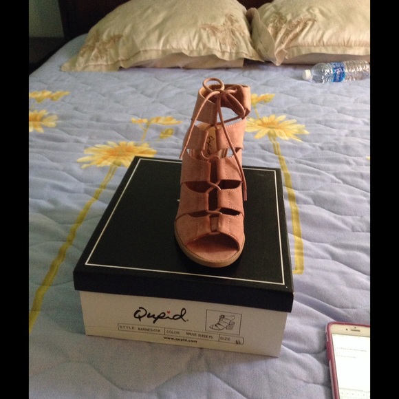 Mauve Lace up suede bootie