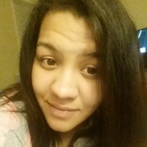 Meet your Posher, Adrienne