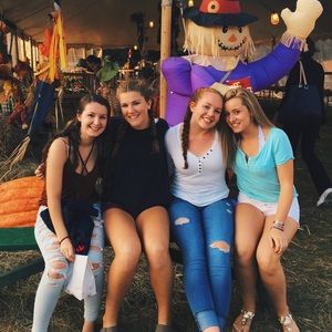 Meet your Posher, Caroline