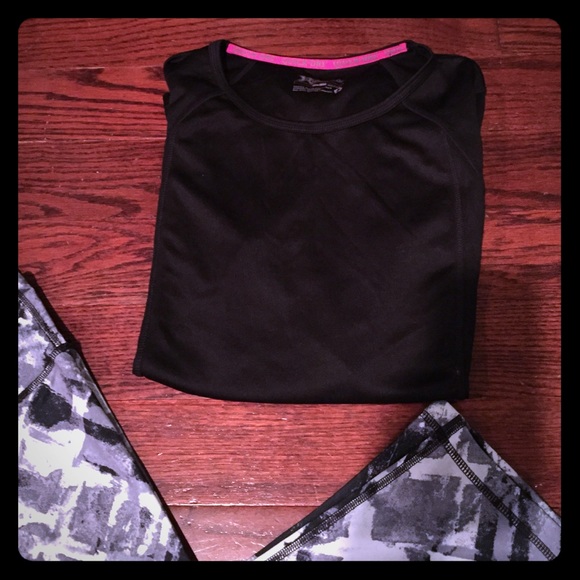2/$10 Long sleeve tech tee