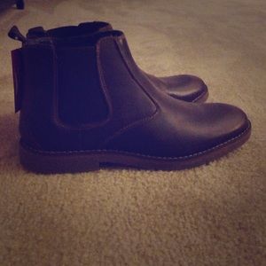 New with IZOD tag-Never Been Worn Men's IZOD Boots