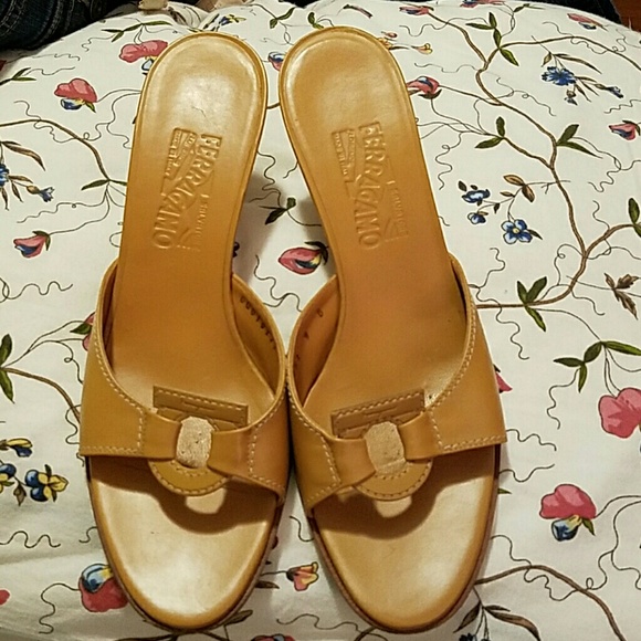 Ferragamo tan mules slides sz 9b heels
