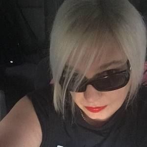 Meet your Posher, Elena