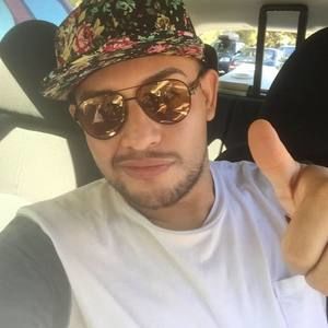 Meet your Posher, Cesar