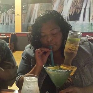 Meet your Posher, Juany