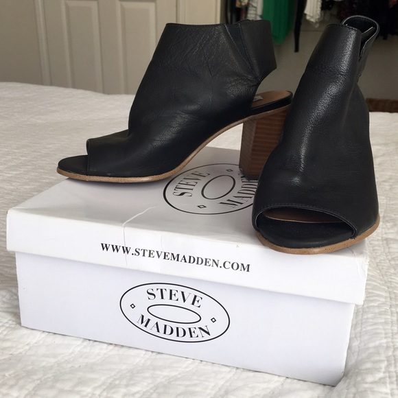 NEW Steve Madden open toe booties