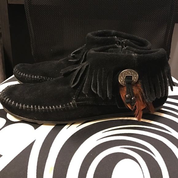 Minnetonka fringe booties.