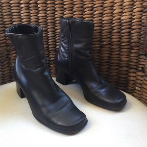 Naturalizer Ankle Boots