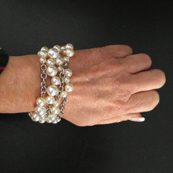Anne Klein pearl bracelet - Picture 4 of 4