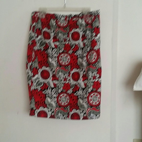 SOLDRed,white,and black floral sexy pencil skirt - Picture 2 of 3