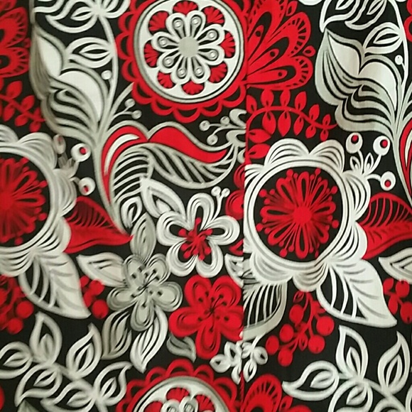 SOLDRed,white,and black floral sexy pencil skirt - Picture 3 of 3
