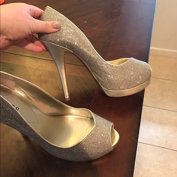 Guess Gold Heels - Picture 2 of 4