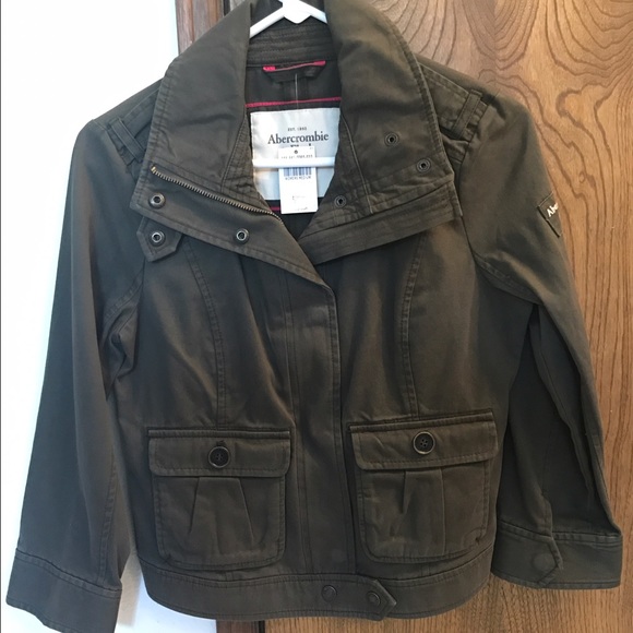 NWT Abercrombie & Fitch crop Army Jacket cute