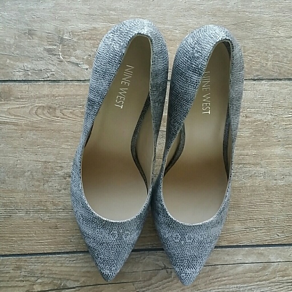 ๐HP 6/12/17๐๐ NIB NINE WEST HEELS๐ - Picture 2 of 3