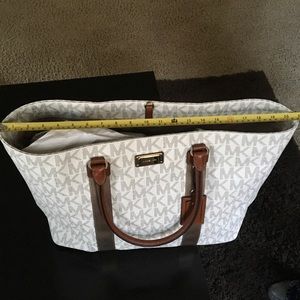 Showing size 21"X15"