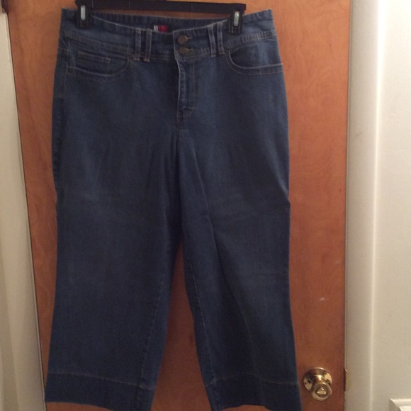 Women's Capris