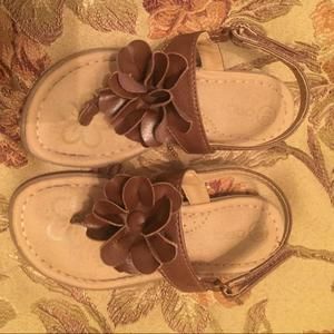 Cherokee Tan Flower Sandal