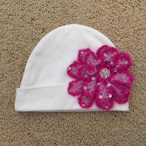 Newborn Girl's Hat w/ Two-Tone Purple Flower