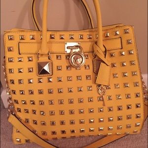 Yellow Michael Kors large Hamilton.