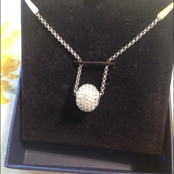 Swarovski Jewelry - 🆕NWT Swarovski crystal necklace.
