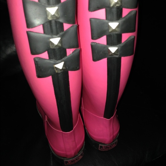 Dirty laundry boots💕