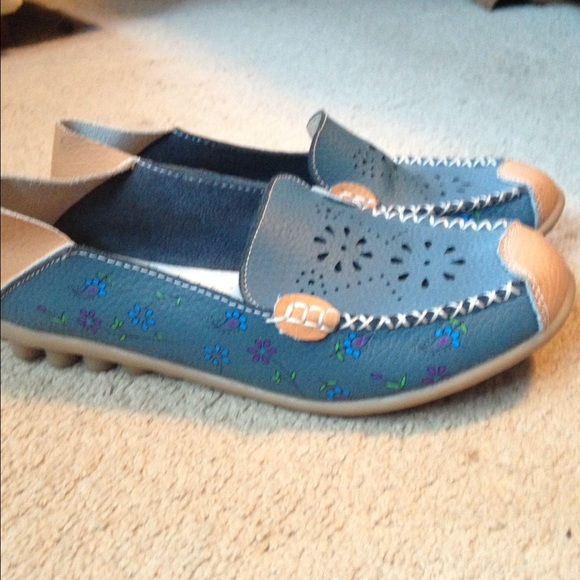 Size 8 slip on leather flats