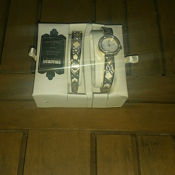 NWOT Gold watch and bracelet